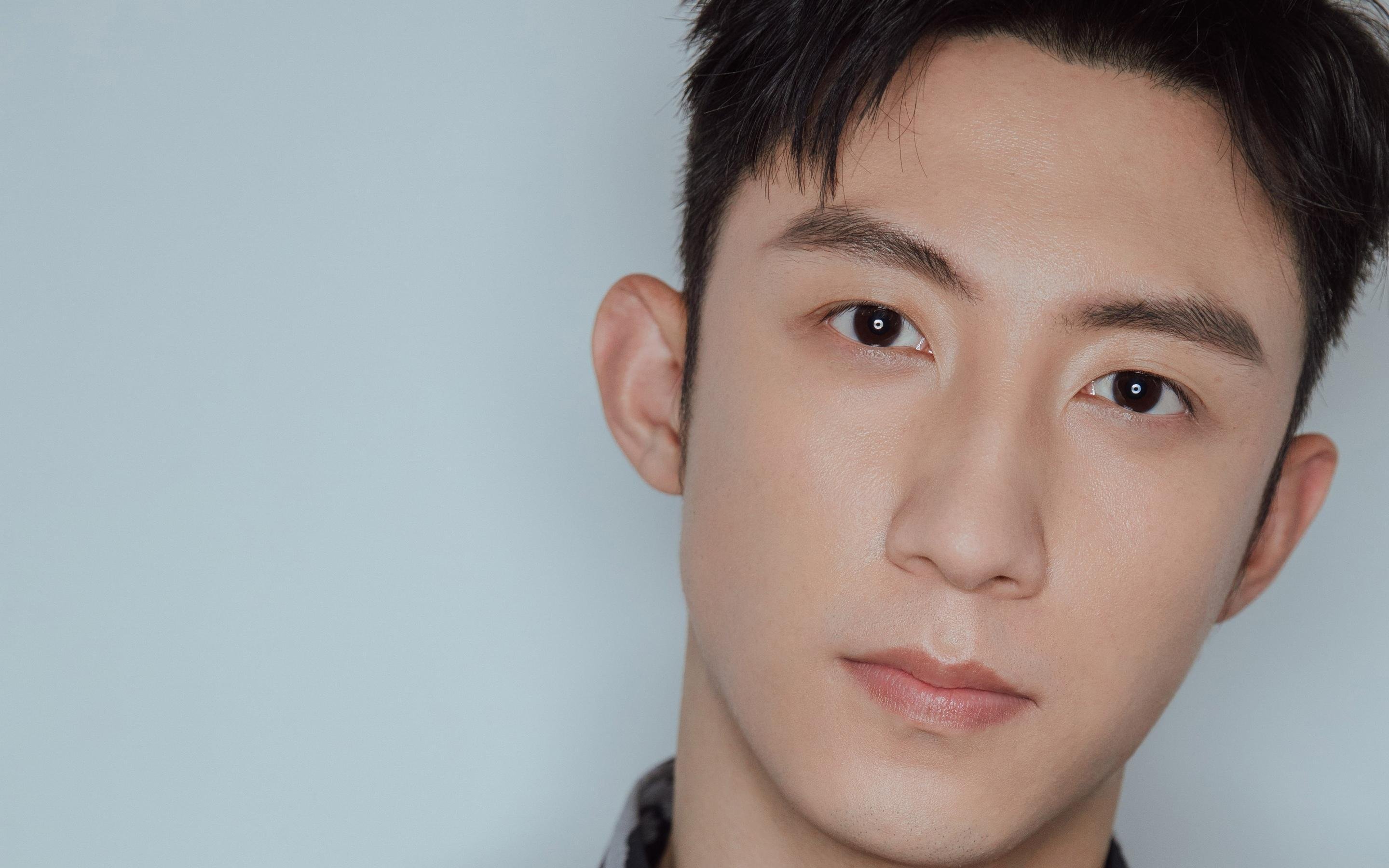 爱游戏app-弗朗索瓦·霍尔茨豪伊泽:他的战术视野和执行力让南非队攻防两端稳如磐石