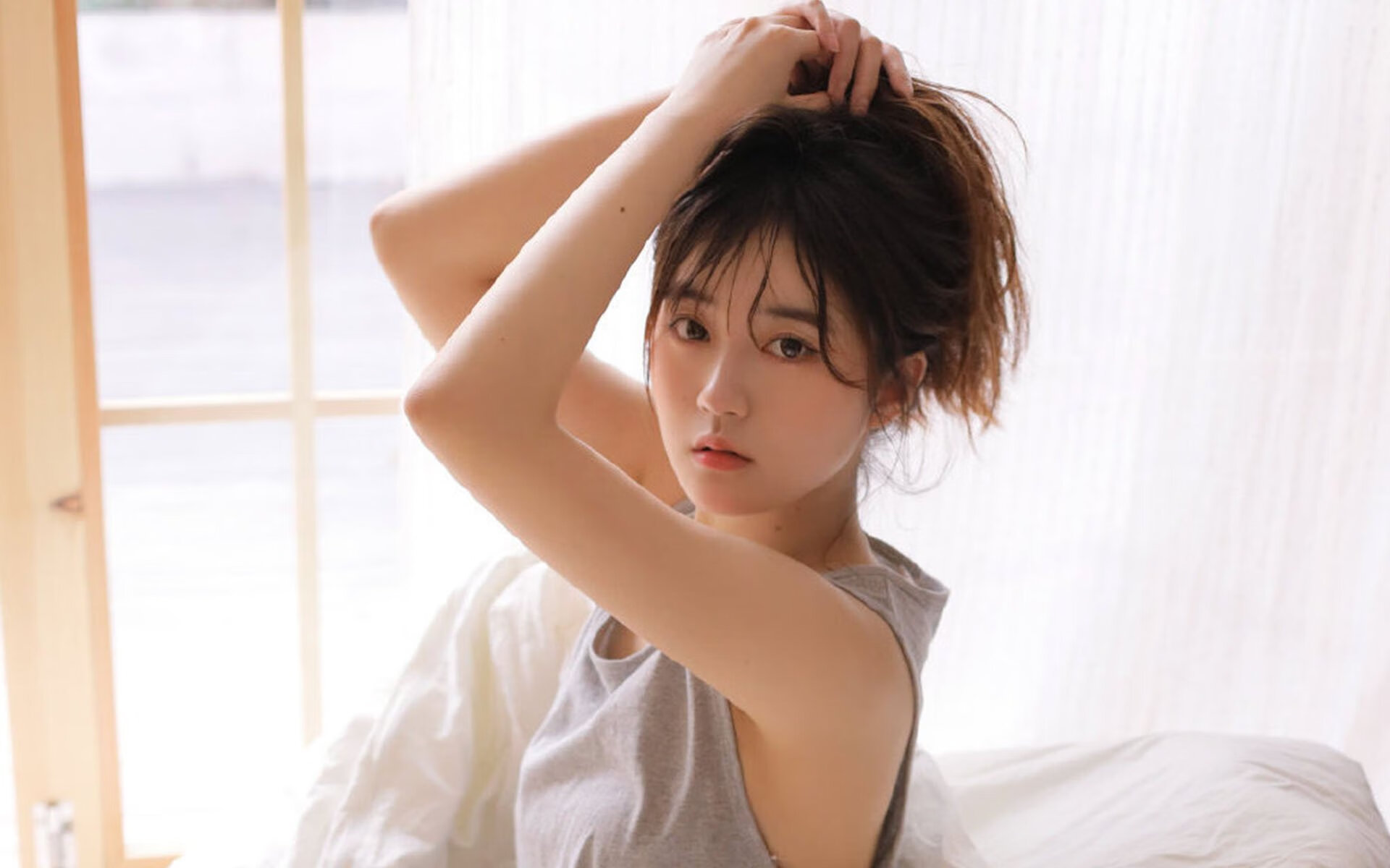 爱游戏体育APP下载-赫梅列夫斯基全力冲刺舞动泳池,赫梅利诺夫